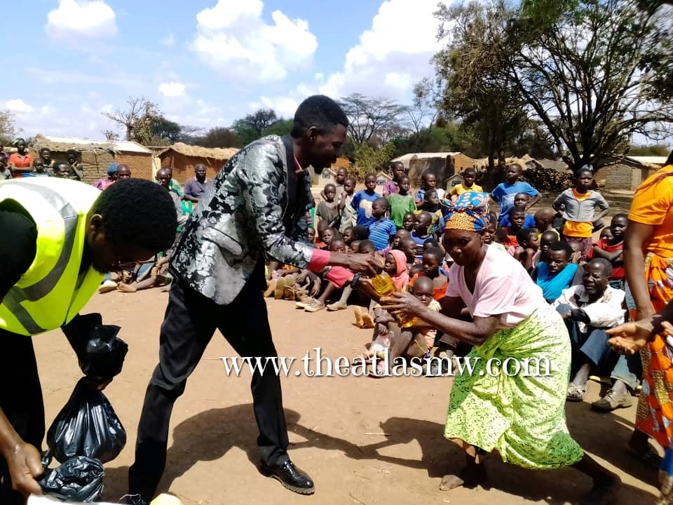 Miracle Media Ministries donates to the elderly