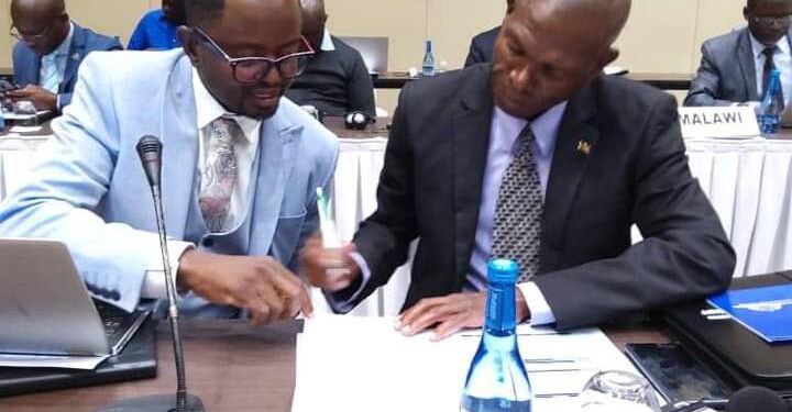 Malawi TB programme earns praise at regional meeting