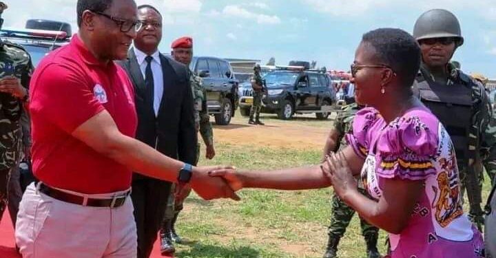 ACB Director General Martha Chizuma welcomes President Lazarus Chakwera at the commemoration of the International Anti-Corruption Day in Kasungu