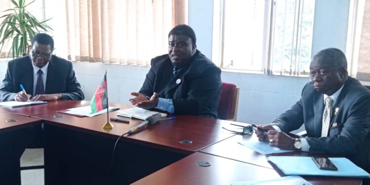 Homeland minister stands firm on refugees relocation