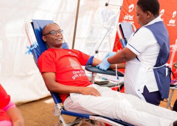 Airtel Malawi urge people to donate blood.