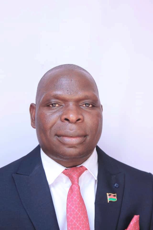 Government to regulate cross-border traders