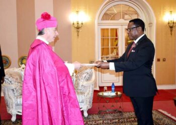Perici presents letters of credence to Chakwera