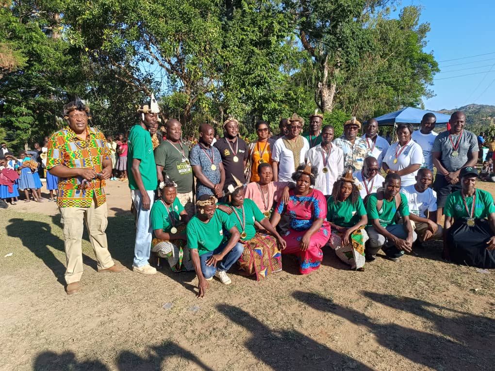 Hikers commemorate mountain day, plant trees in ecosystem promotion hike