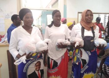 MCP youth wing cheer patients at Mangochi District Hospital