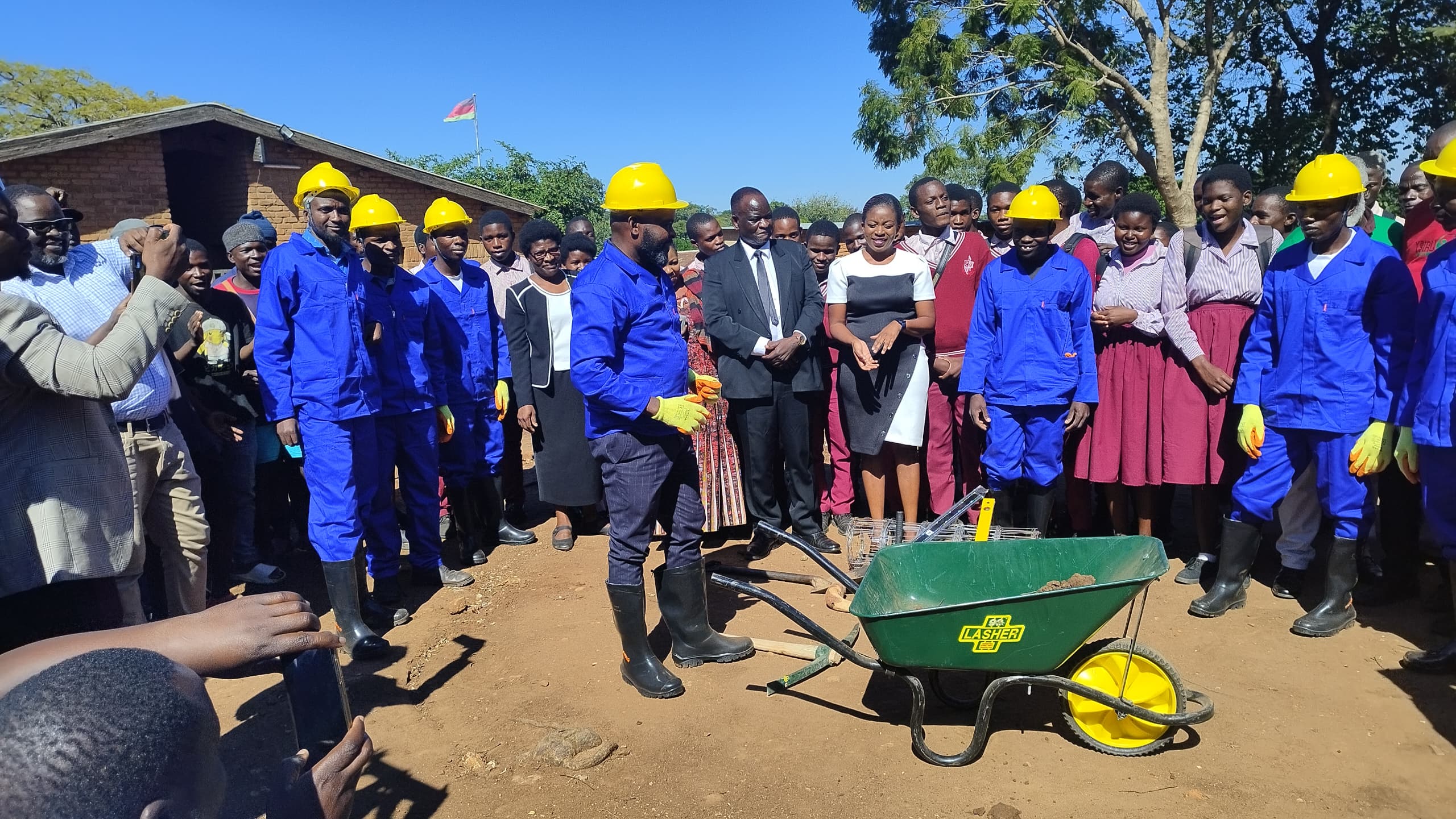 MP Hails MACRA’s Connect-A-School Project