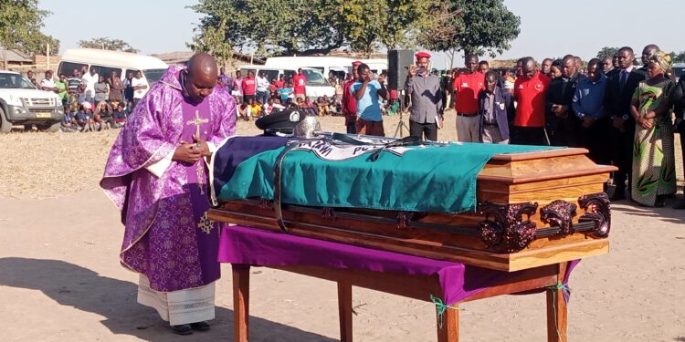Kasungu in tears as Kapheni rests