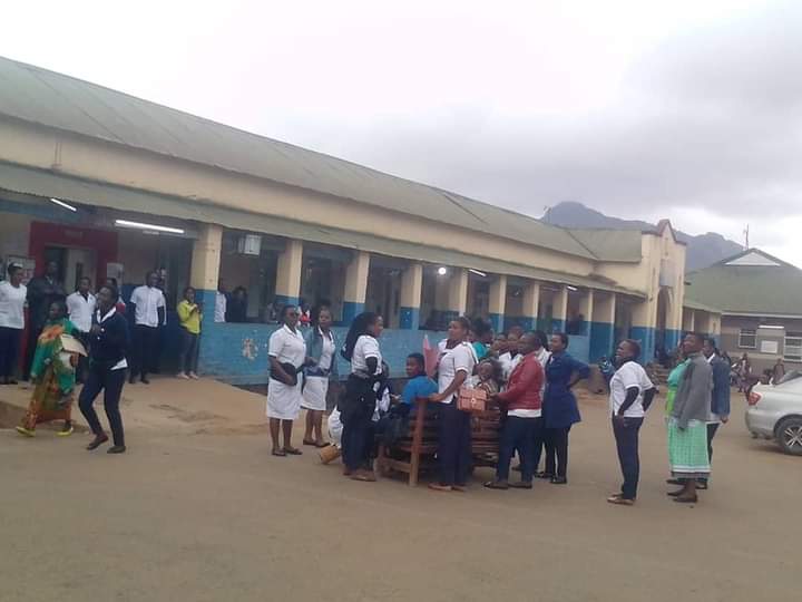Court suspends health workers strike
